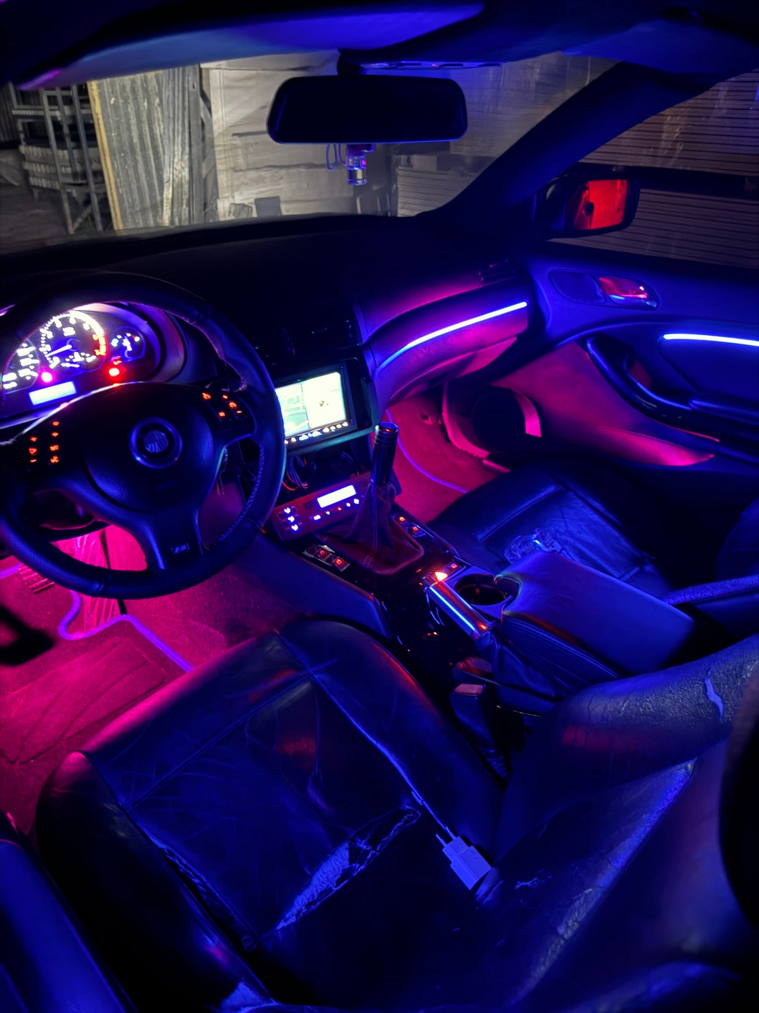 BMW E46 — instalación Autoluxe